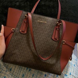 Micheal Kors bag